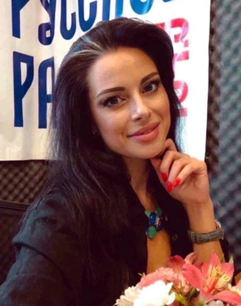 34-летнюю ведущую «Русского Радио» Анну Азовскую нашли зарезанной в московской квартире