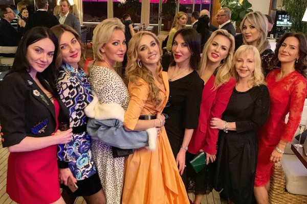 Татьяну Навку поздравили звезды шоу-бизнеса