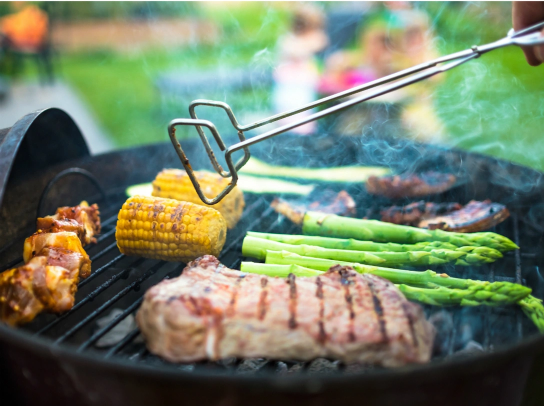 Готовим на гриле: 4 простых и вкусных рецепта | marieclaire.ru