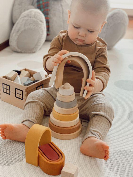 Какие игрушки и зачем нужны младенцу