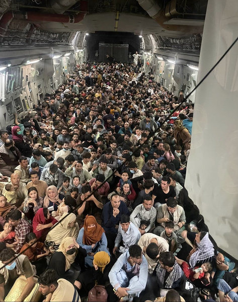 Фотографии панической эвакуации из Кабула потрясли мир