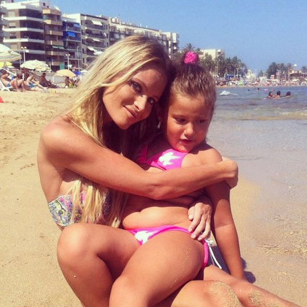 Эту фотографию Даны с дочкой опубликовала в своем Инстаграме ее подруга Анастасия Волочкова