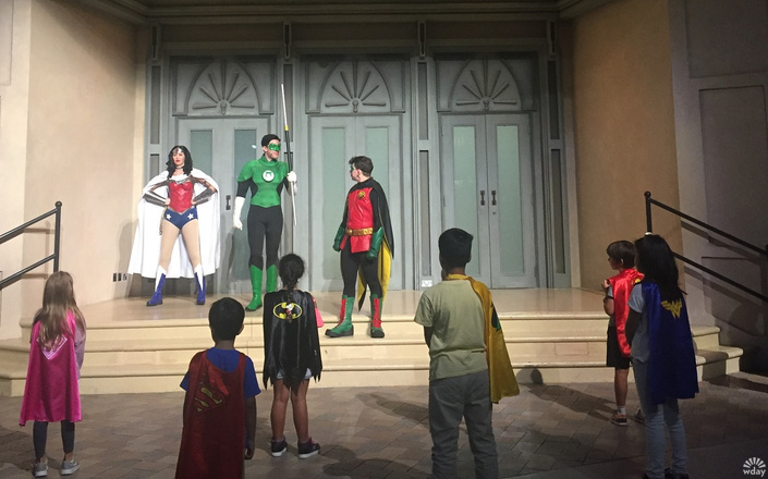 Парк Warner Bros. World Abu Dhabi на острове Яс