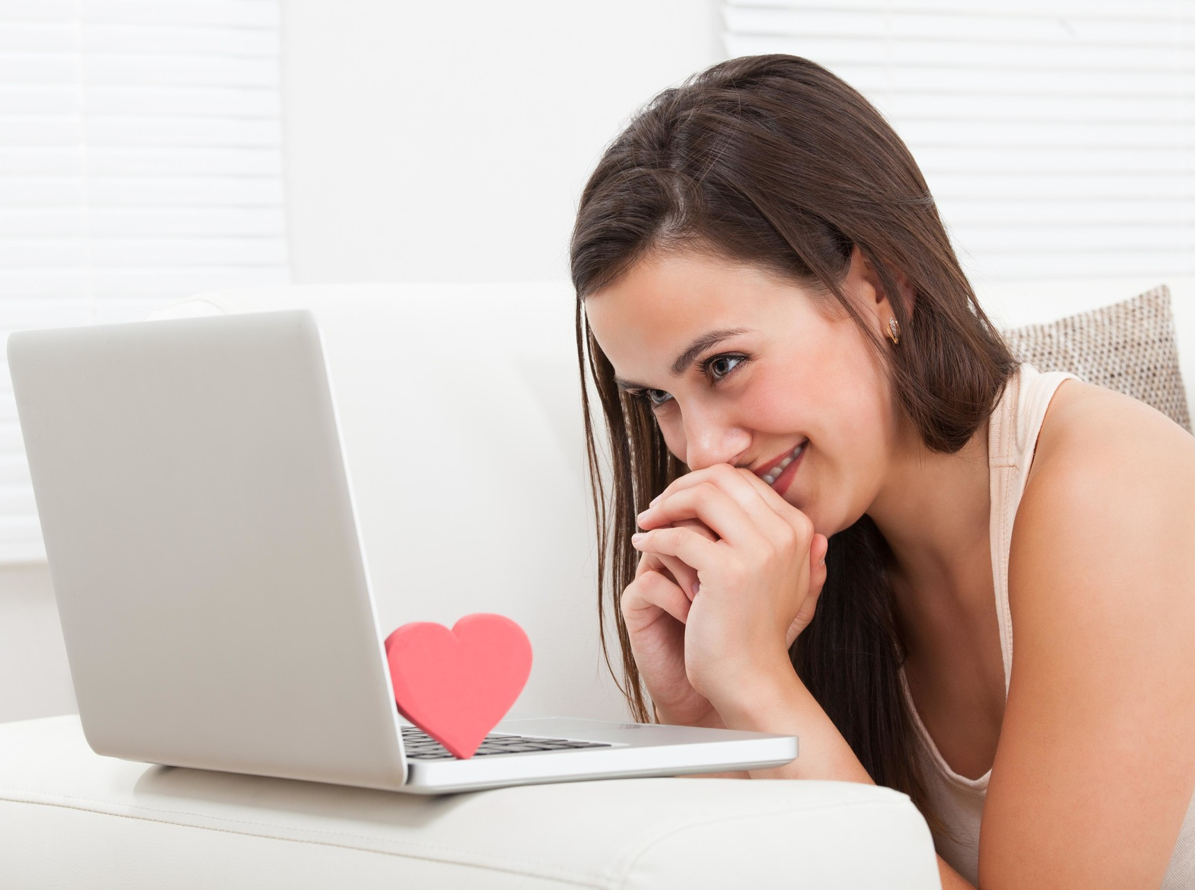 5 мифов об интернет-знакомствах, которые мешают построить счастливыеотношения