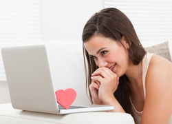 5 мифов об интернет-знакомствах, которые мешают построить счастливые отношения
