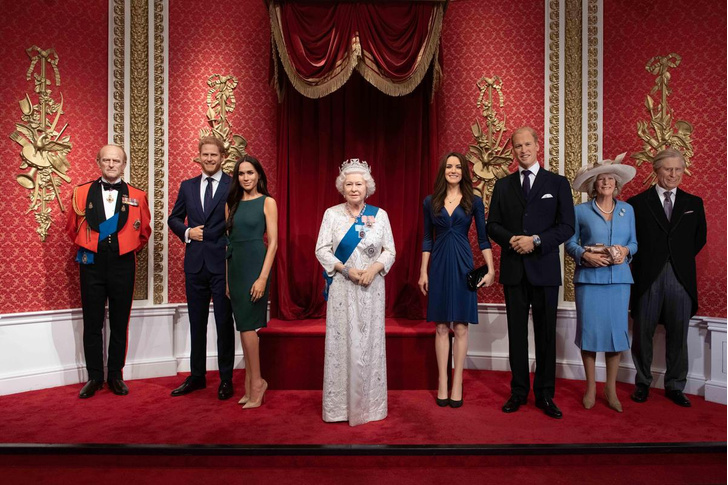 Теперь фигуры Меган и Гарри будут стоять отдельно от других членов королевской семьи