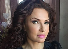 Эвелина Бледанс проходит курс лечения за границей