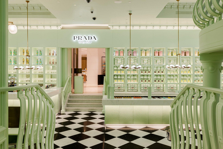 В лондонском универмаге Harrods открылось поп-ап кафе Prada