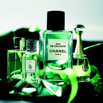 Туалетная вода Climat, Lancôme – Туалетная вода Etra, Etro – Одеколон Eau De Cologne, Chanel – Парфюмерная вода J’adore, Dior.