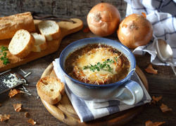Французский луковый суп: история блюда и самый вкусный рецепт