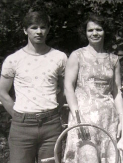 Вячеслав Быков с мамой