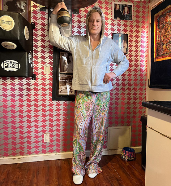 Микки Рурк завещал наследство украинскому помощнику: последние новости