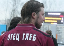 Звезды встали на защиту духовника «Зенита»