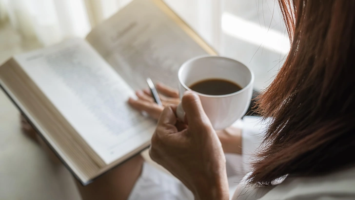 Смертность на 20% ниже: ученые рассказали, как можно продлить себе жизнь | woman.ru