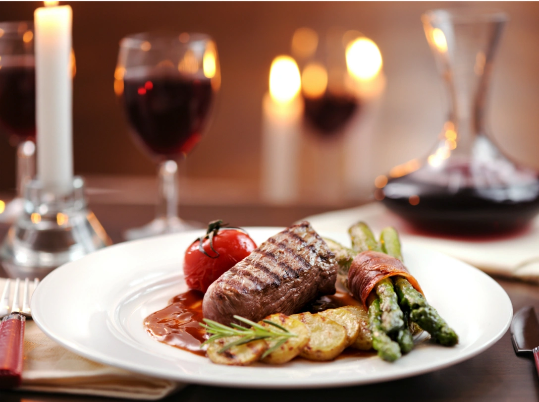 Ужин на двоих: 5 блюд для первого романтического вечера | marieclaire.ru