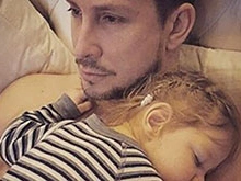 Дочь певца Данко учится нырять в бассейне
