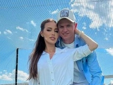 Анастасия Костенко с Дмитрием Тарасовым разделись и устроили жаркую фотосессию