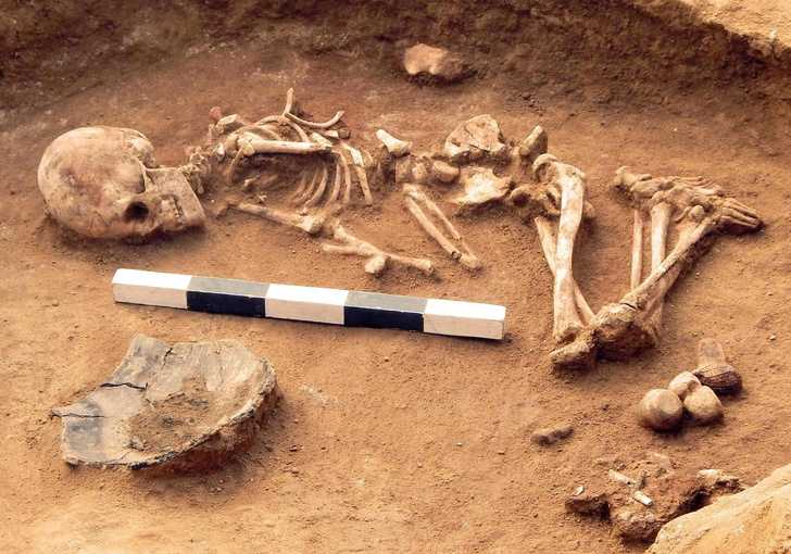 Колыбель для подростка: зачем в могилу умершего 4200 лет назад ребенка положили глиняную люльку?
