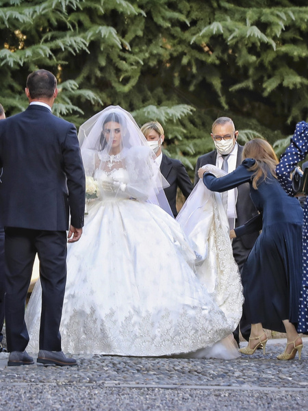Сын Берлускони женился на нереальной красотке: фото с церемонии
