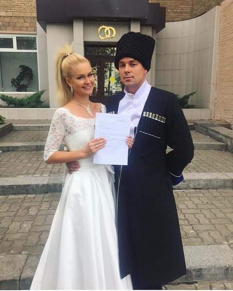 Марина Африкантова и Андрей Чуев отложили свадьбу