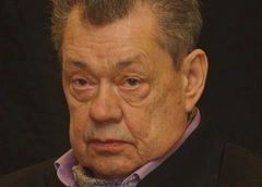 Сын Николая Караченцова: «Папе тяжело дышать»