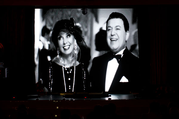 Кадр из нового клипа Иосифа Кобзона с участием его жены Нелли