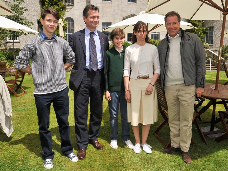 Сэмюэль Чатто, Дэниел Чатто, Артур Чатто, леди Сара Чатто и ее брат виконт Дэвид Линли на фестивале скорости Goodwood в Гудвуде, Чичестер, 1 июля 2012