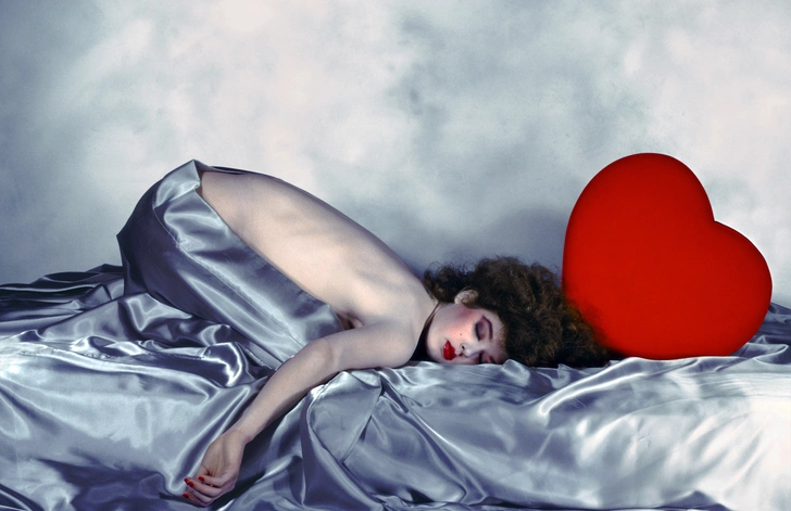 Ги Бурден. Снимок для каталога Шарля Журдана, 1977 г. © The Guy Bourdin Estate 2021 | Courtesy of Louise Alexander Gallery. | Источник: Still Art Foundation