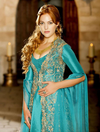 как одеваются известные турецкие актрисы в реальной жизни