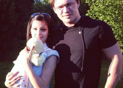 Солист группы «Корни» Алексей Кабанов показал маленькую дочь