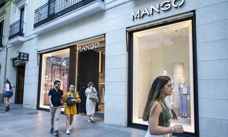 Еще один камбэк: бренд Mango возобновит работу в России