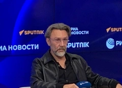 Шнуров: «Пугачева, как заслуженный человек, может делать что угодно. Кто мы такие, чтобы корить ее?»