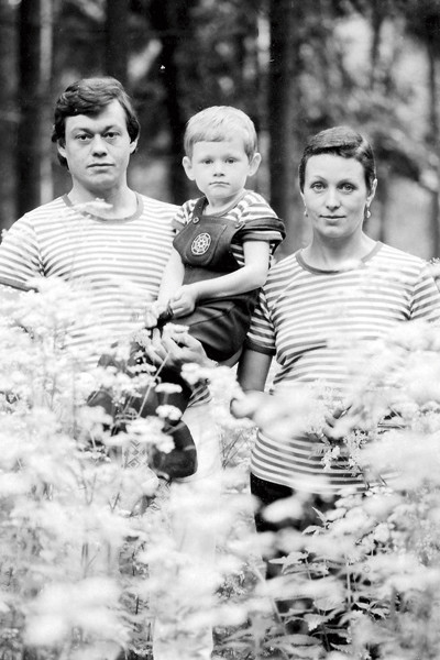 Караченцов с женой и сыном