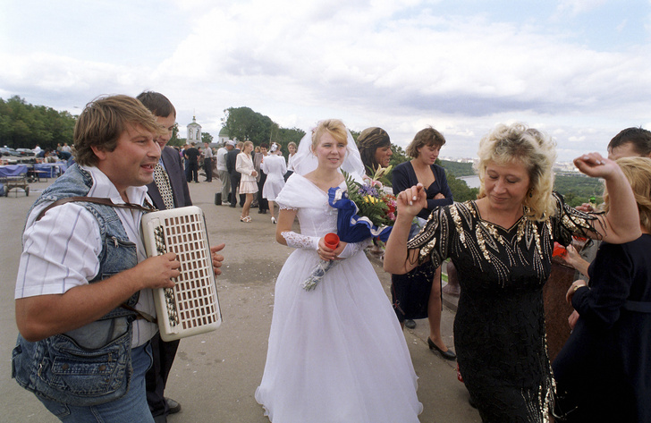 невесты, 90-е, свадебные фото, Развал СССР, свадьба
