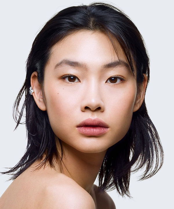 Звезда сериала «Игра в кальмара», актриса Хо Ен Чон представила первую экоколлекцию средств по уходу за кожей No 1 de Chanel