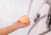 Бомбочки, соли и гели: 20 средств для ванны, которые помогут расслабиться