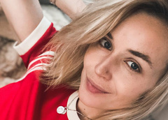Гагарина показала «последствия ретроградного Меркурия» на волосах