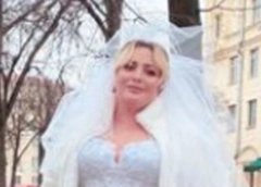 51-летняя Светлана Пермякова в свадебном платье сообщила, что вышла замуж