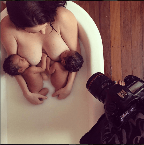 Фото №1 - Instagram заблокировал кормящих мам