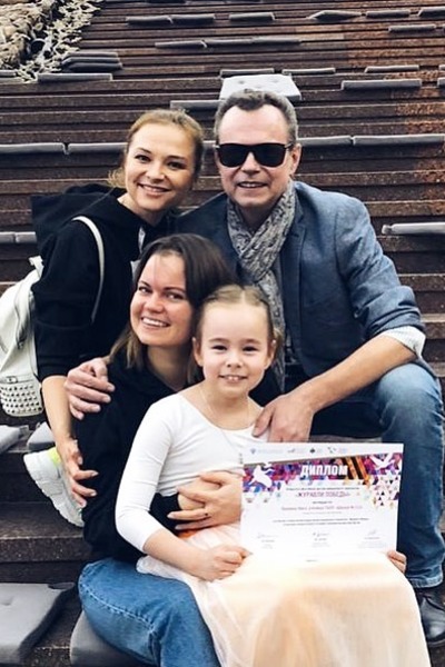 «Вика чувствует себя нормально»: Владимир Левкин об онкологии дочери