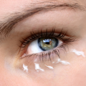 10 лучших кремов для кожи вокруг глаз