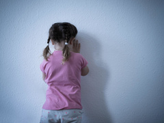 Насилие, пережитое в детстве, и его последствия: советы психолога