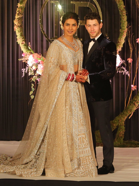 Роскошь Болливуда: 15 идеальных свадебных нарядов индийских звезд