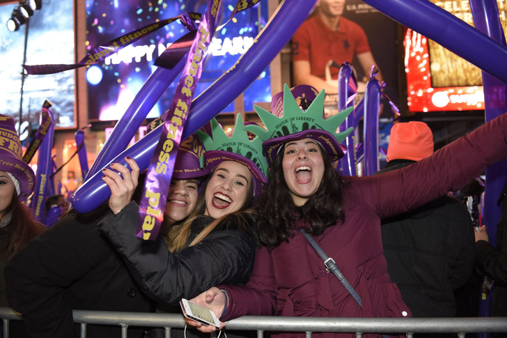 Это безумие: как американцы встречают Новый год — 8 традиций, которые нам сложно понять