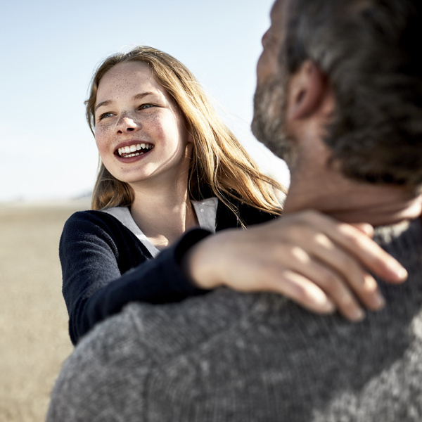 Папины дочки: как отношения с отцом влияют на жизнь девушки