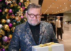 Александр Васильев назвал главные модные тренды и цвета 2023 года и дал совет, что надеть в новогоднюю ночь