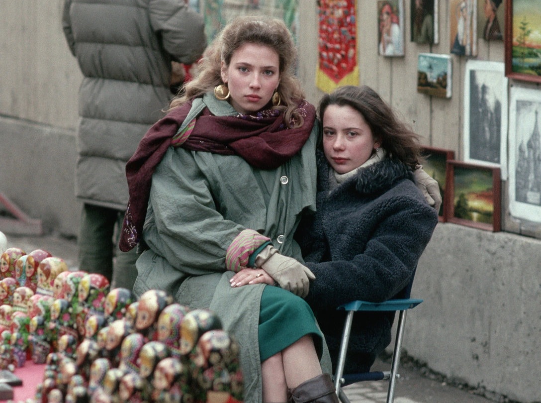 Модницы за железным занавесом: как женщинам в СССР удавалось стильно одеваться | marieclaire.ru