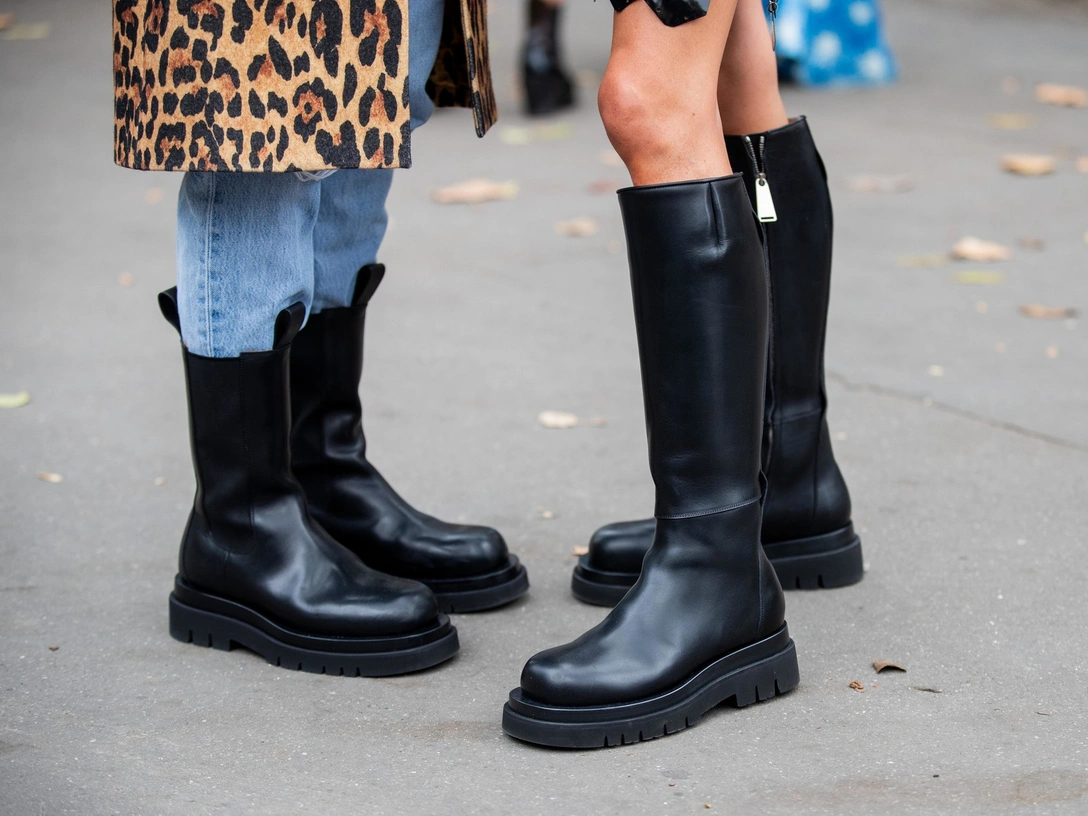 Самые модные сапоги на зиму 2022/23: лучшие модели, которые подходят к любым образам | marieclaire.ru