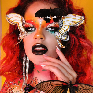 Королева бабочек: Оля Шелби показала завораживающий креативный макияж 🦋
