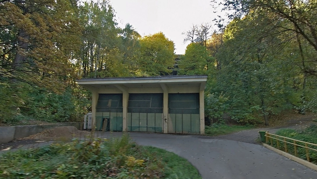 Эскалаторная галерея на Воробьевых горах, 2010. | Источник: Яндекс.Карты